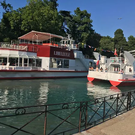 The Boat Άννεσι